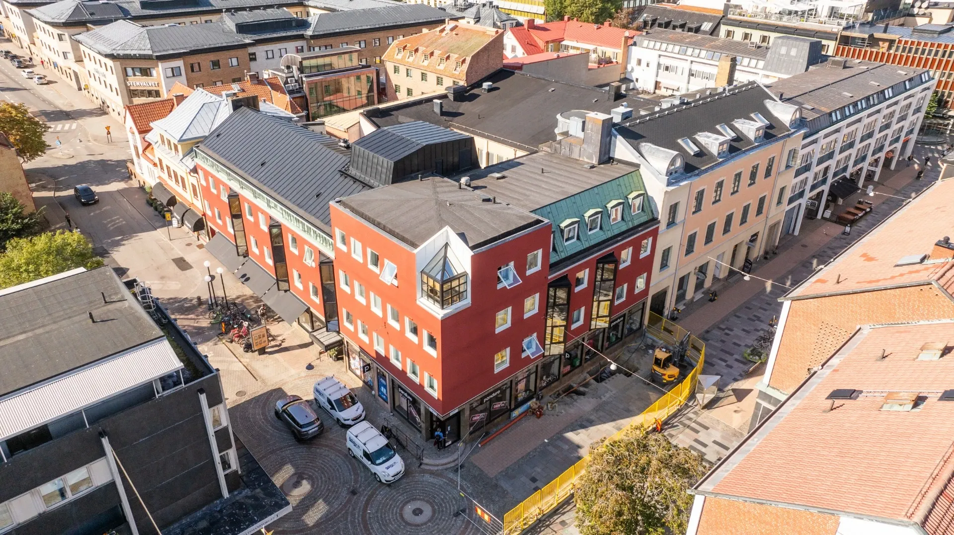 Stormen 8 sett från luften, fastighet vid Sandgärdsgatan 22 i Växjö